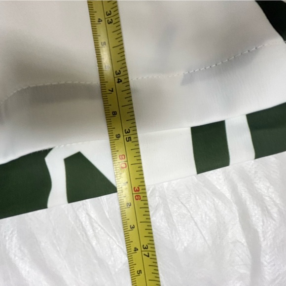 Saks Fifth Avenue Green and white floral romper women’s size medium NWOT - Picture 7 of 7